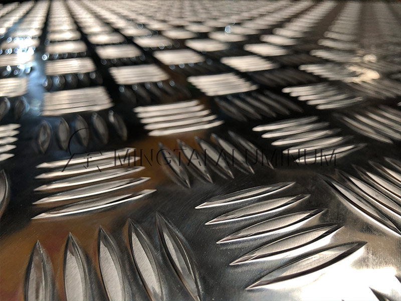 車廂防滑地板小五條筋1060H24鋁板廠家報(bào)價(jià)