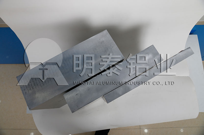 用于汽車-模具-百葉窗5052鋁板多少錢一噸？廠家為您詳細介紹