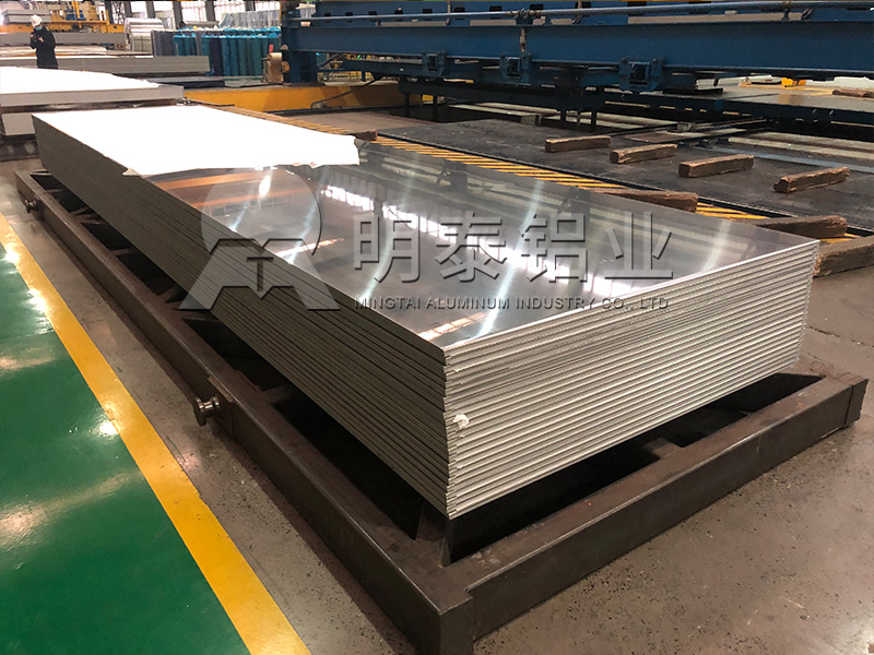明泰汽車前后蓋用5182鋁板，是汽車用鋁優(yōu)選廠家